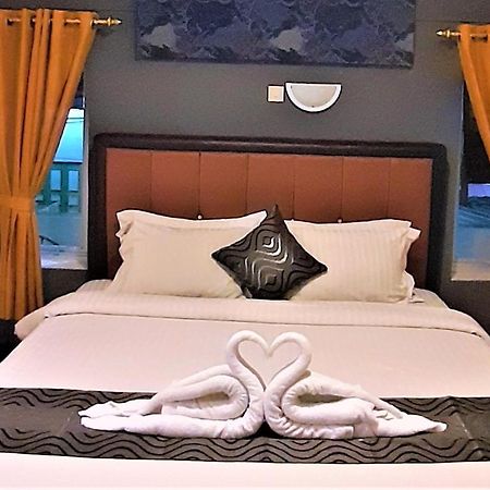 New Gentala Hotel Medan Exteriör bild