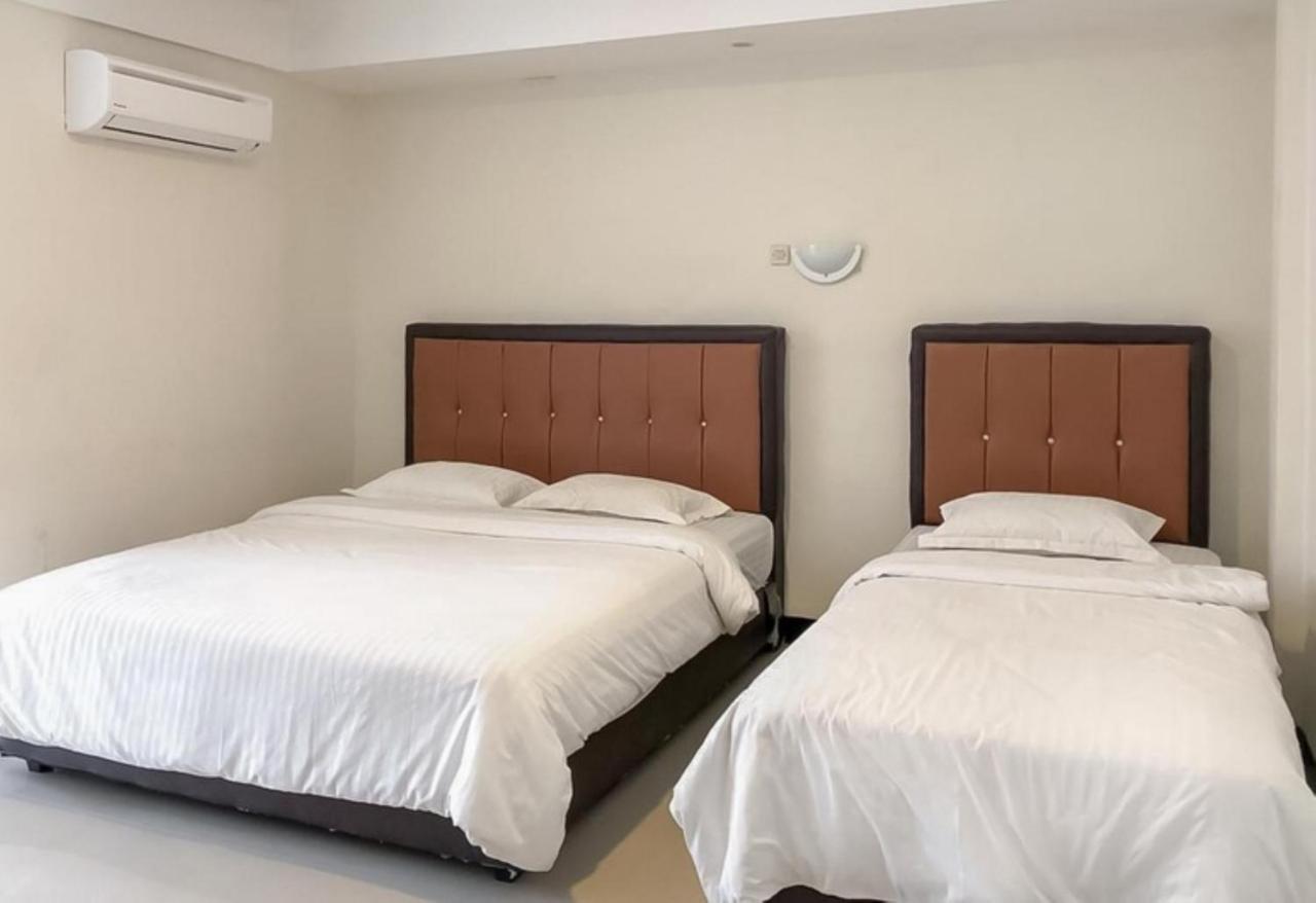 New Gentala Hotel Medan Exteriör bild