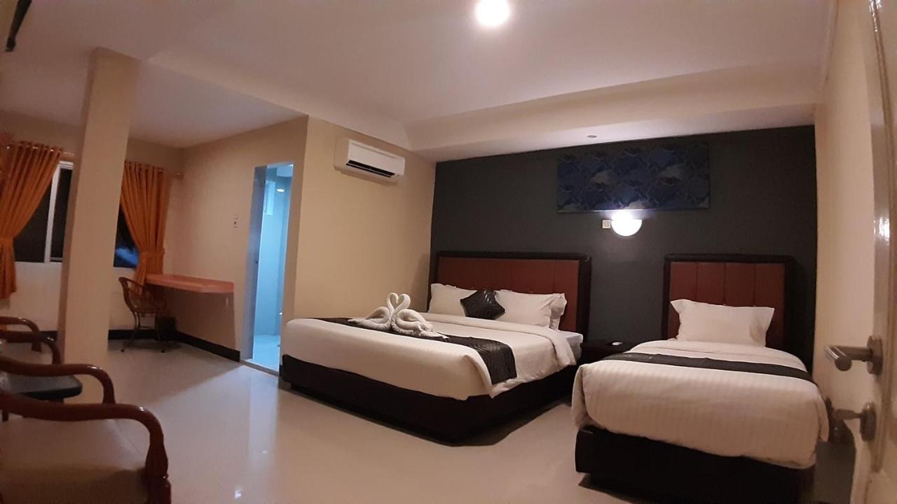 New Gentala Hotel Medan Exteriör bild
