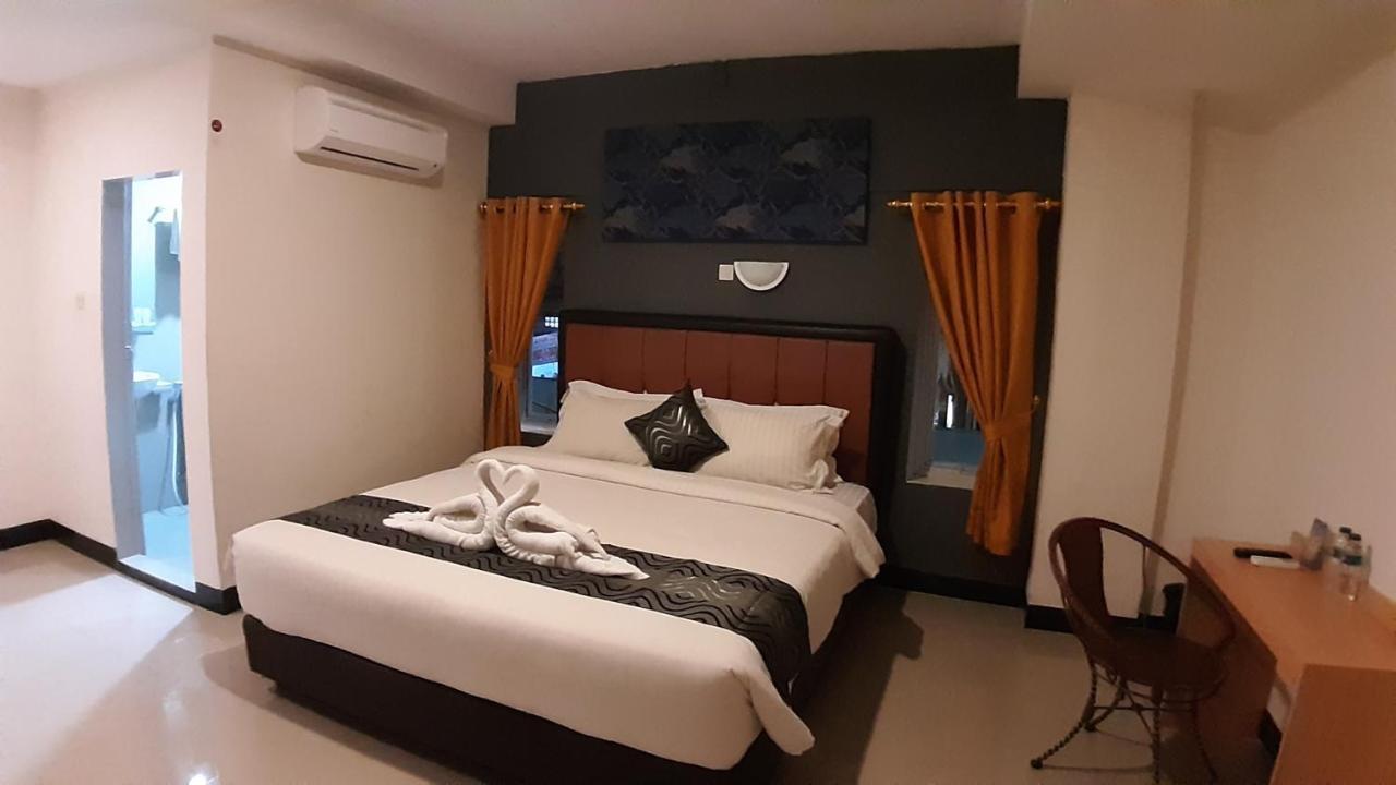 New Gentala Hotel Medan Exteriör bild
