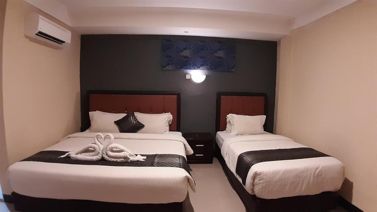 New Gentala Hotel Medan Exteriör bild