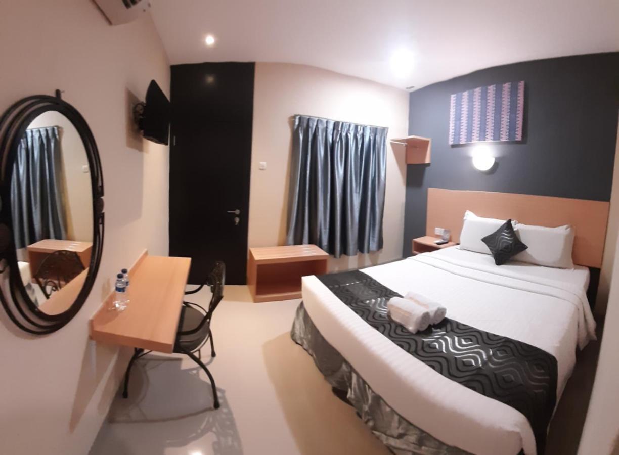 New Gentala Hotel Medan Exteriör bild